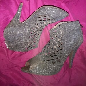 Christian Siriano For Payless Glittering Silver Cut-Out Heels Size 11